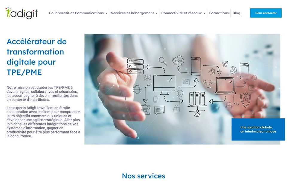 Ordinateur portable sur un fond style numérique et sur l'écran une capture d'écran du site vitrine d'une marque